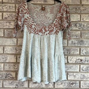 Language Los Angeles Top Small – Blue & Brown Floral Print Tiered Scoop Neck